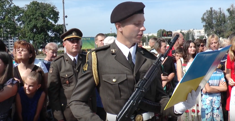 Понад 50 майбутніх офіцерів прийняли присягу у Харкові (відео)