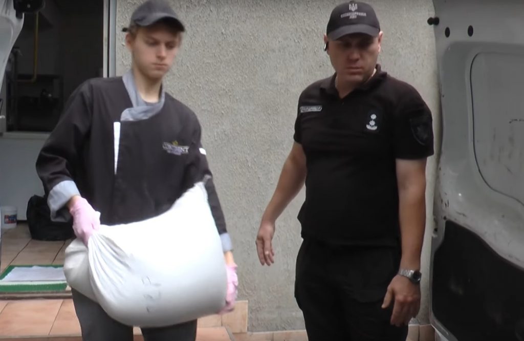 Продовольство та медикаменти: бійці батальйону поліції «Харків» отримали допомогу від благодійників (відео)