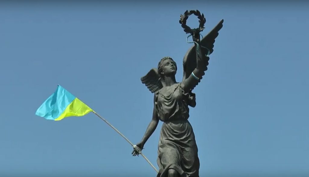 «100 дзвонів» — на честь героїв Небесної сотні: Україна відзначила День Незалежності (відео)