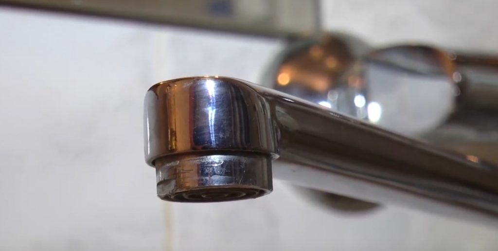 Три місяці без гарячої води: як виживають мешканці одного з будинків у Харкові (відео)