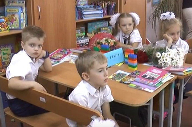 Нові меблі та сучасне мультимедійне обладнання: харківські школи готові до навчального року (відео)