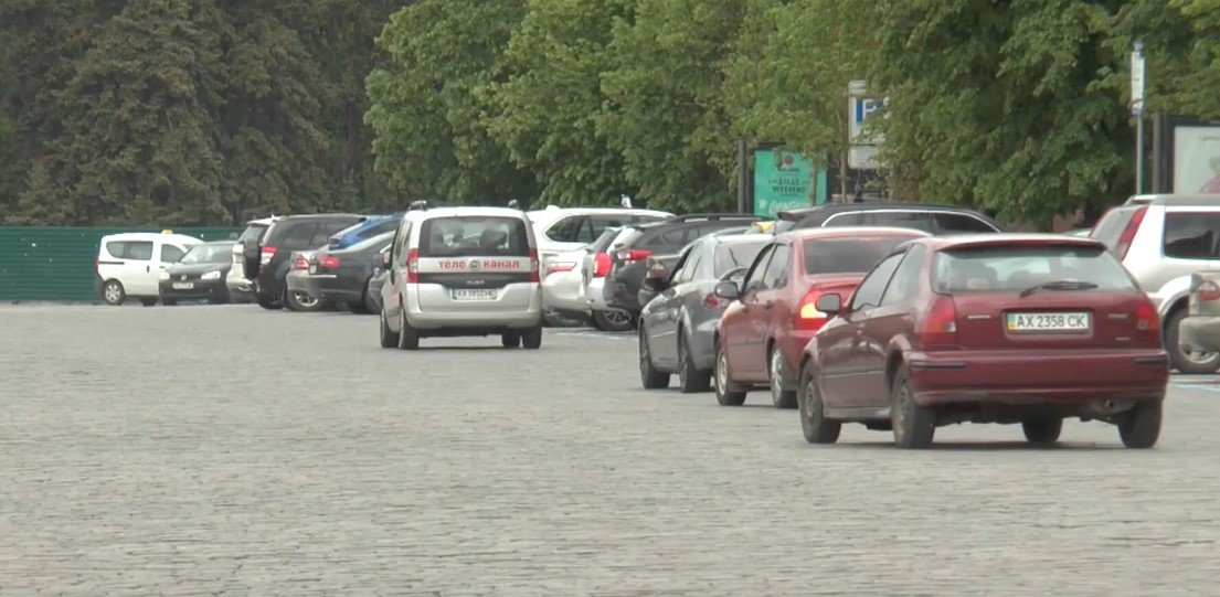 Підвищення вартості реєстрації машини та отримання водійського посвідчення: які нововведення хочуть запровадити українські депутати (відео)