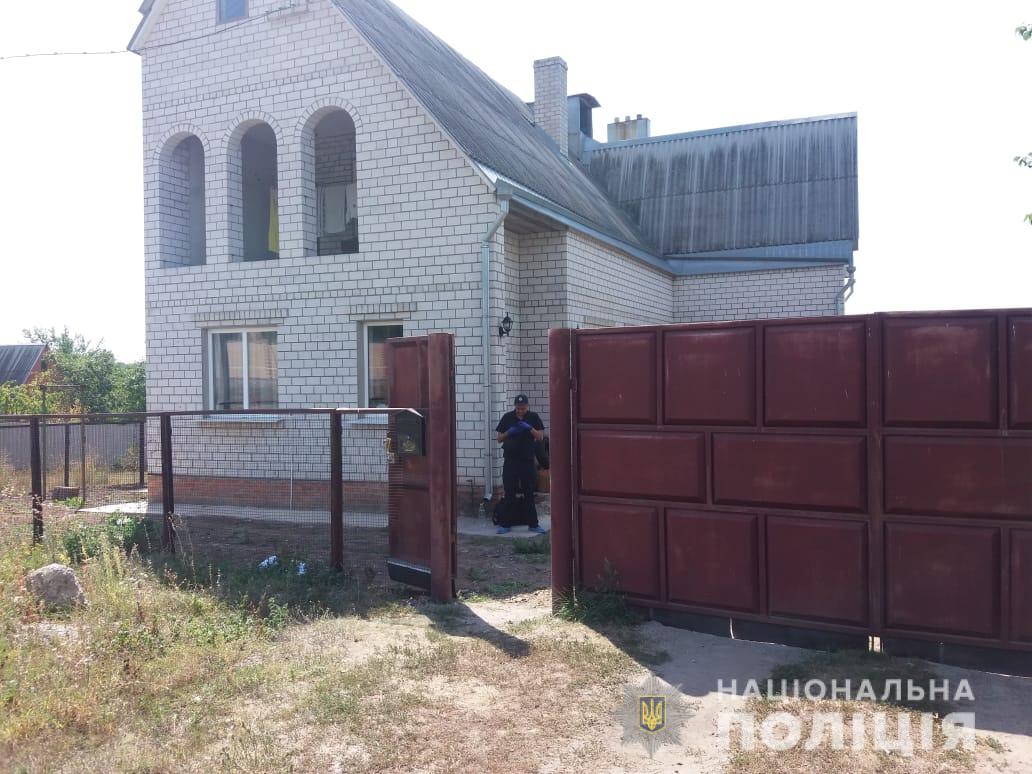 На Харьковщине житель райцентра убил жену и покончил жизнь самоубийством