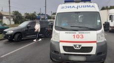 На Салтовке иномарка столкнулась со скорой (фото)