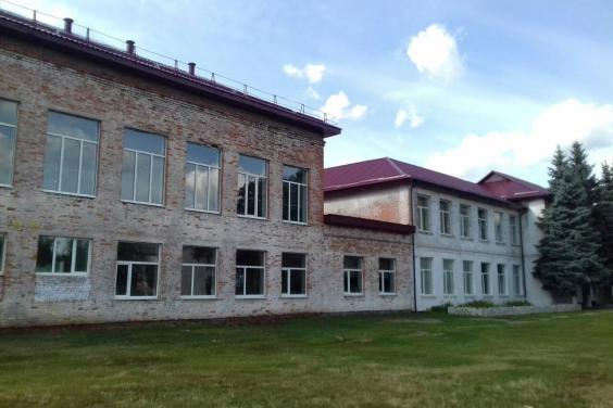 В школе на Краснокутщине проводят ремонт