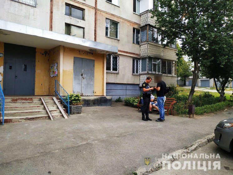 10 пакетов с наркотическим веществом: в Харькове задержали «закладчика»