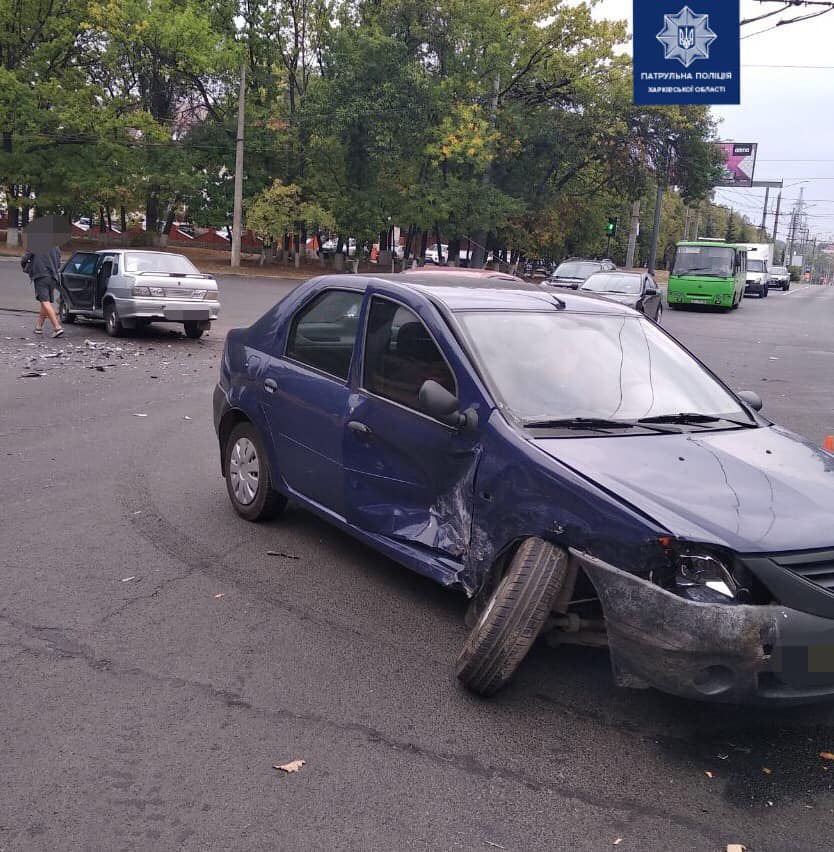 Три человека травмированы в ДТП на Героев Сталинграда (фото)