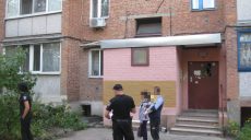 Харьковчанин, выкинувший жену из ревности в окно, находится в изоляторе