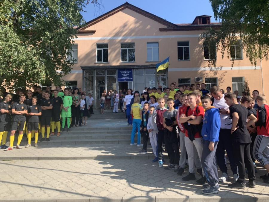 Юные спортсмены Харьковщины получили новое общежитие и автобус