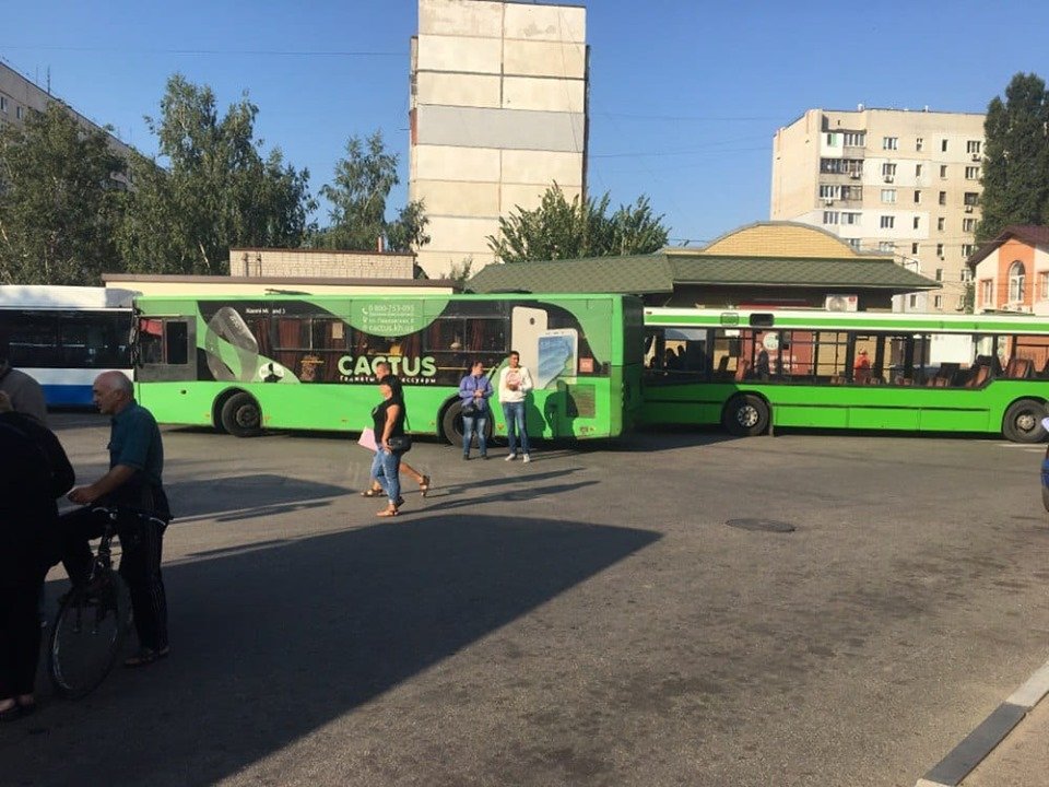 На Харьковщине — конфликт автоперевозчиков (фото)