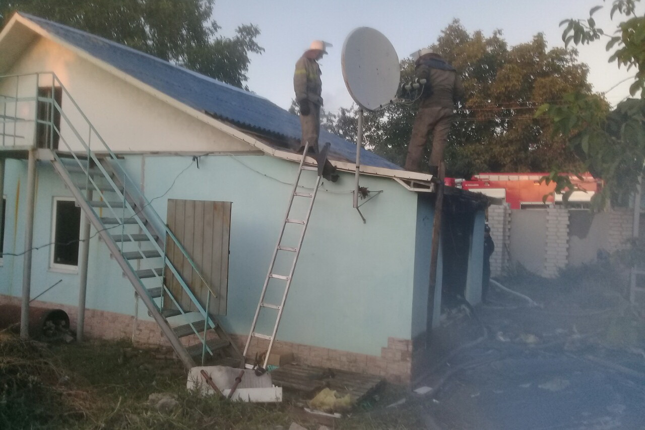 Мать спасла на пожаре своих детей (фото)