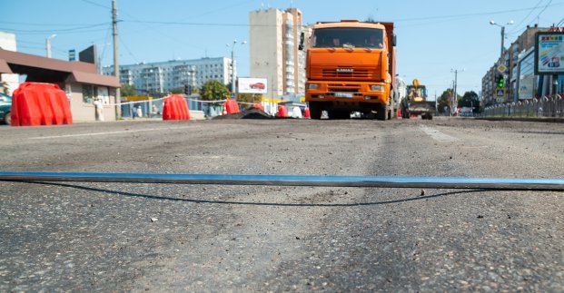 На Холодной горе ремонтируют дорогу, поврежденную фурами