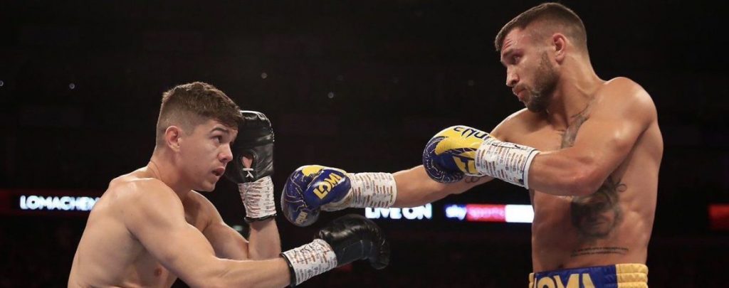 Бокс: Ломаченко завоевал третий чемпионский пояс