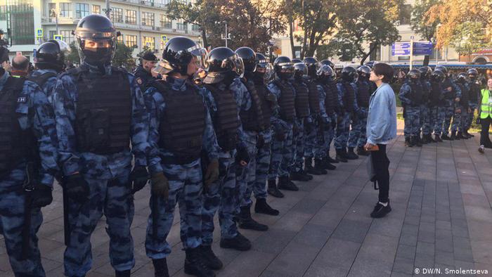 В Москве люди собираются на масштабную акцию протеста против политических репрессий