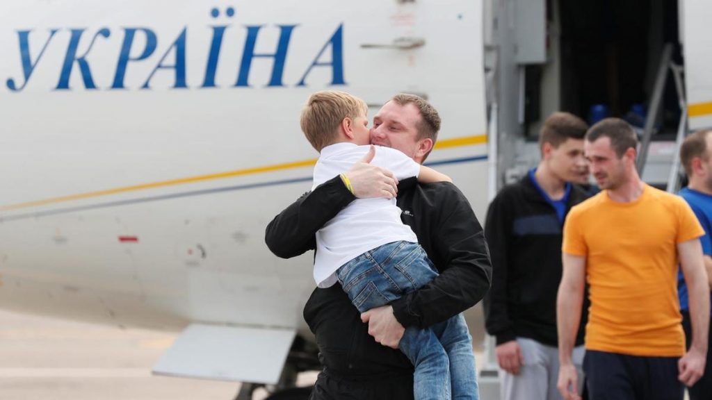 The first step to stop the war: the prisoner exchange between Russia and Ukraine