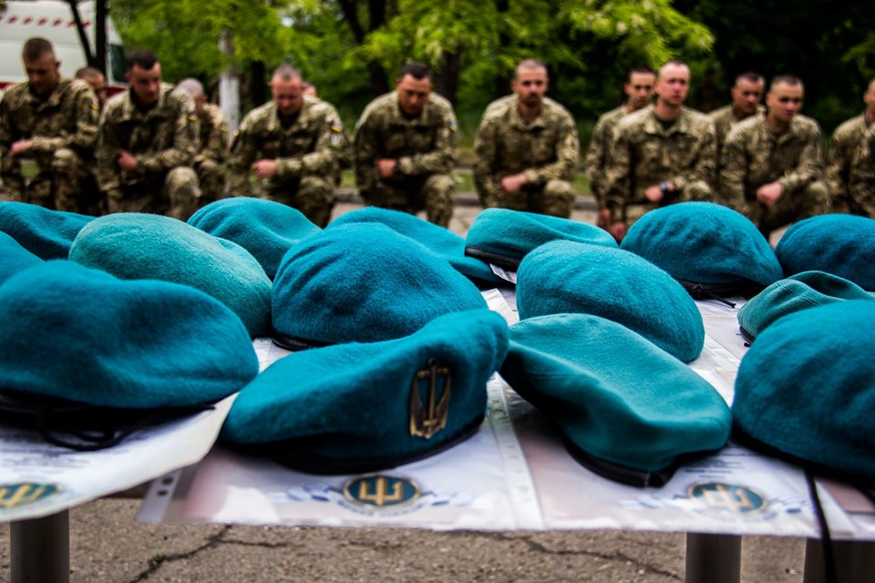 Штормовые береты отметили первую годовщину основания отдельной бригады морской пехоты (фото)