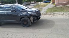 Автомобиль чиновника врезался в KIA (фото)