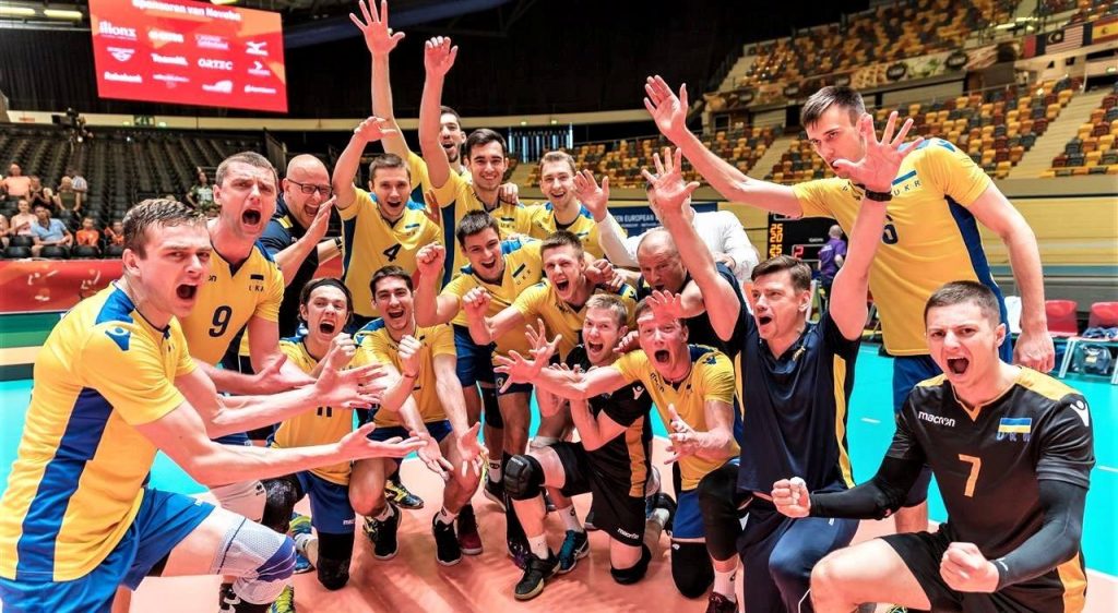 Украинские волейболисты впервые вышли в плей-офф (фото)
