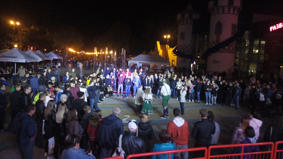 В парке Горького проходит фестиваль баварской культуры «Октоберфест» (фото)