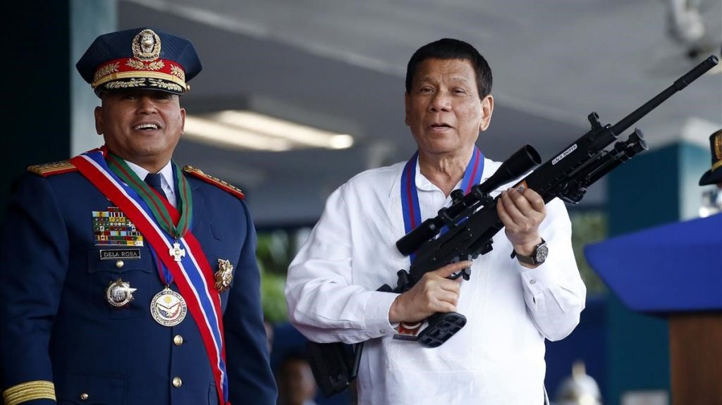 Гражданам Филиппин разрешили отстреливать и бить коррумпированных чиновников