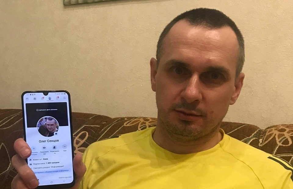 Бывший политзаключенный Олег Сенцов завел страницу в Facebook