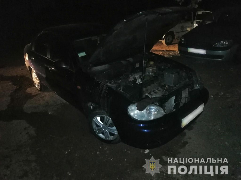 В центре Харькова загорелся автомобиль