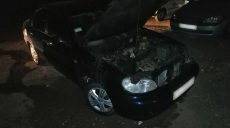 В центре Харькова загорелся автомобиль