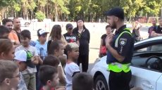 Одна з автошкіл організувала для харківських дітлахів соціальний захід (відео)
