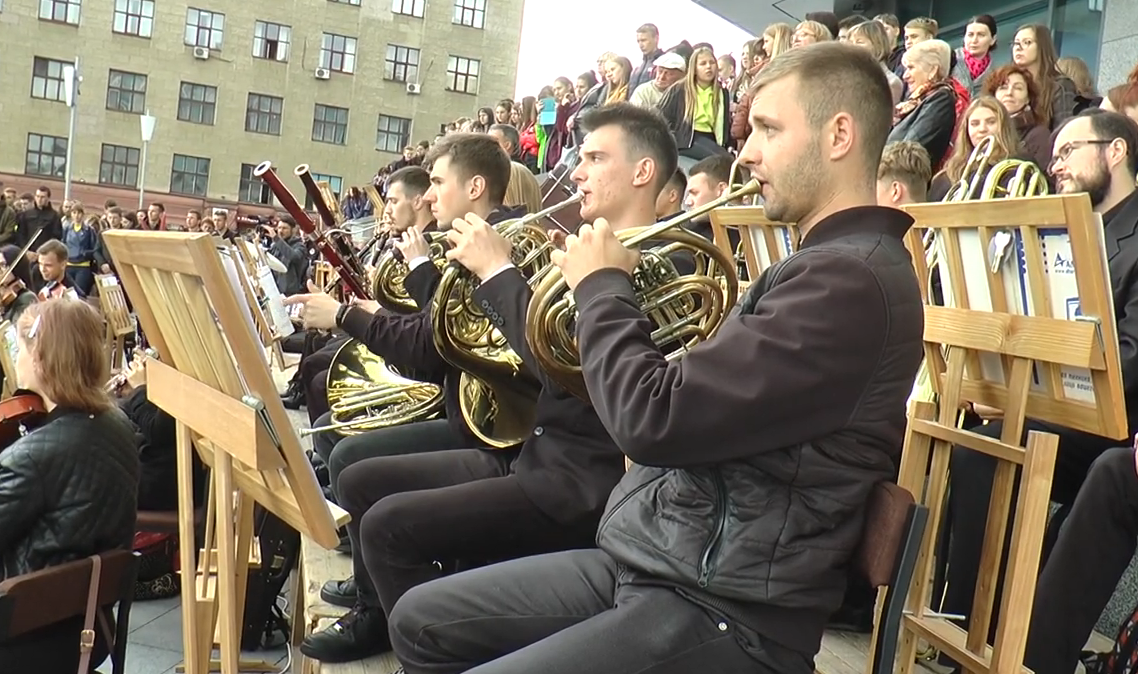 У Харкові вп’яте відбулась художня акція «Мистецтво об’єднує молодь» (відео)