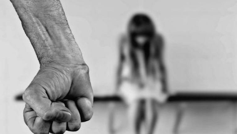 Брат подозревается в изнасиловании 13-летней сестры