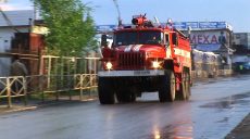 В Холодногорском районе в результате пожара повреждены два автомобиля