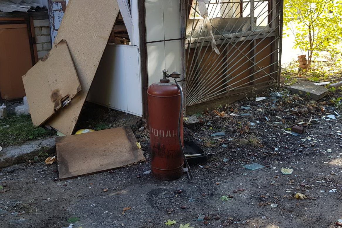 У Дергачах через вибух побутового газу дві людини отримали численні опіки (відео)
