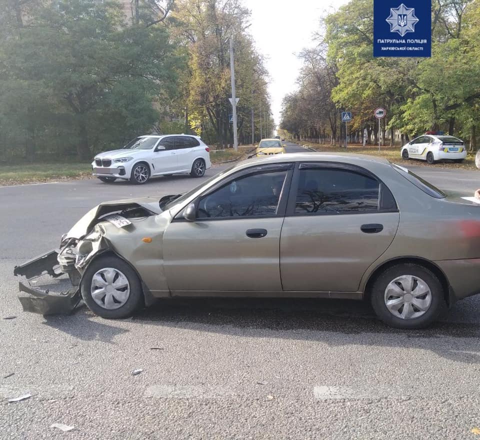 На пр. Академика Курчатова столкнулись ВАЗ и Daewoo (фото)