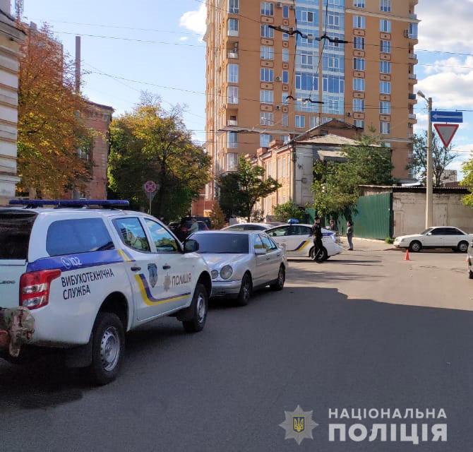 Неизвестный «заминировал» в Харькове 341 объект