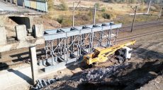 На Харьковщине продолжают восстанавливать обвалившийся мост (фото)