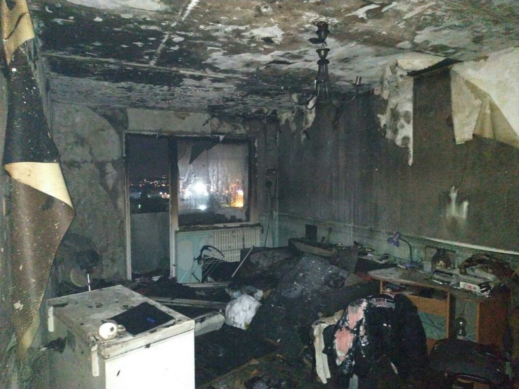 На Московском проспекте сгорела квартира в многоэтажке (фото)