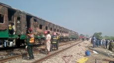 В Пакистане в поезде взорвался газ. Погибли 65 человек
