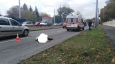 На Московском проспекте лежит мертвый человек (фото)