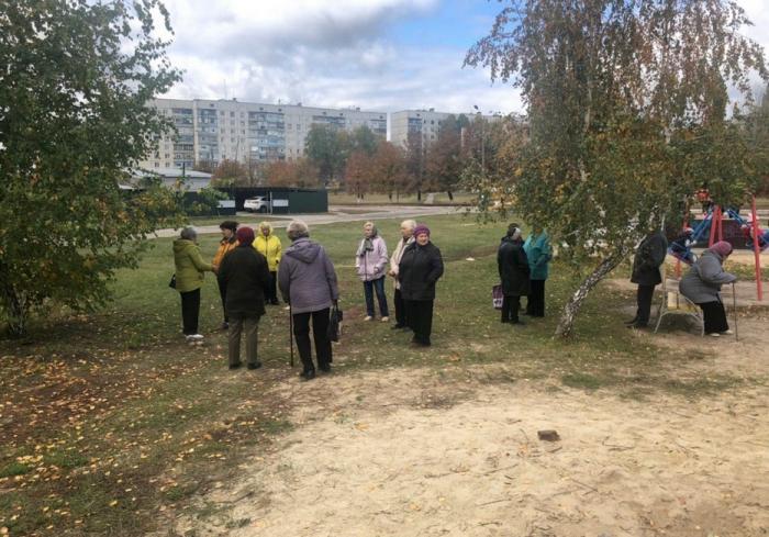 Пикет в Ковшаровке: люди отстаивают местную больницу (фото)