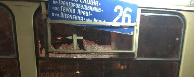 Обстрел трамвая в Харькове. Полиция устанавливает личности пассажиров (фото)