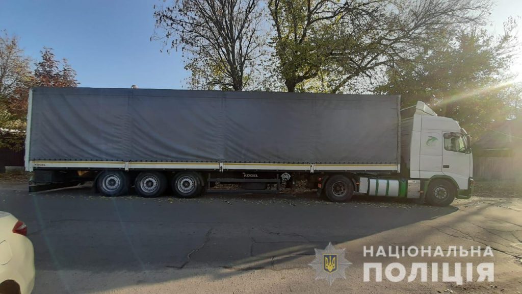 На Харьковщине мужчина, попавший под фуру, остался без ног