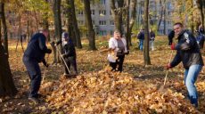 В Харькове состоялся общегородской субботник: 18 тыс. человек убирали сегодня город