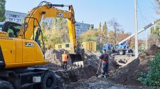 Новый трубопровод прокладывают на улице Клочковская