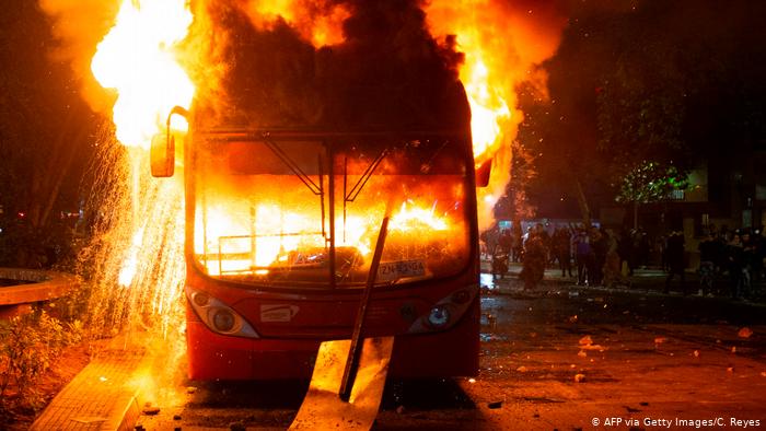 300 человек арестованы, 167 ранены — в Чили проходят протесты