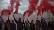 Протестующие против «капитуляции на Донбассе» потребовали уволить Богдана