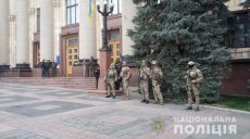 ХОГА учебно разблокировали от митинга пророссийски настроенного населения (фото)