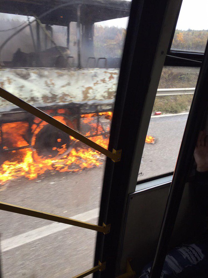 Под Харьковом сгорел автобус