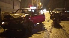 В ДТП на Валентиновской пострадали четыре человека (фото)