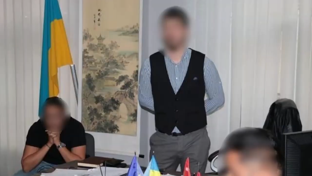 Погоріти на хабарі та вийти під заставу: історія працівника харківського вишу (відео)