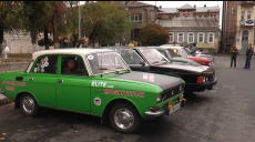 Унікальні ретро-автівки здійснили заїзд дорогами Харківської області (відео)